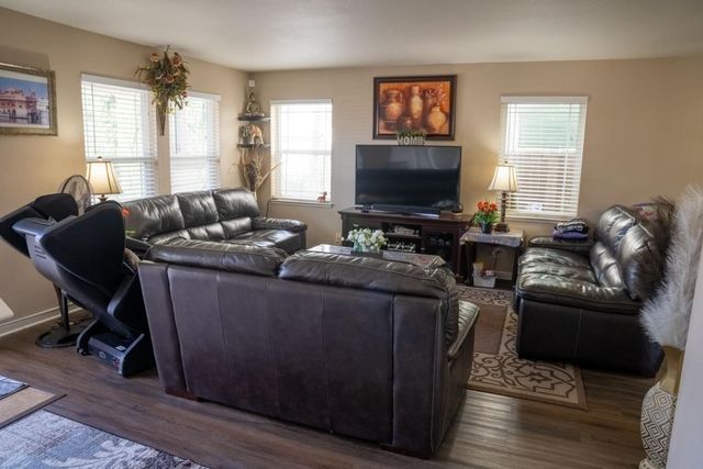 1896 N Forestiere Avenue, Fresno, CA 93722