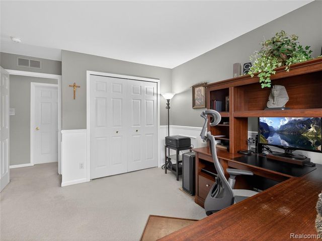 1834 Flagstone Circle 37, Rochester, MI 48307