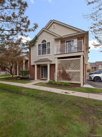 1834 Flagstone Circle 37, Rochester, MI 48307