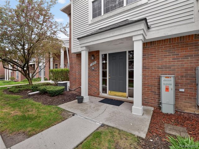 1834 Flagstone Circle 37, Rochester, MI 48307