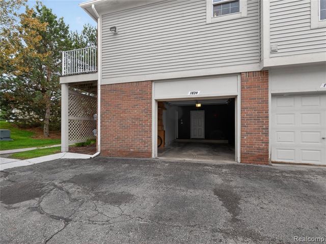 1834 Flagstone Circle 37, Rochester, MI 48307