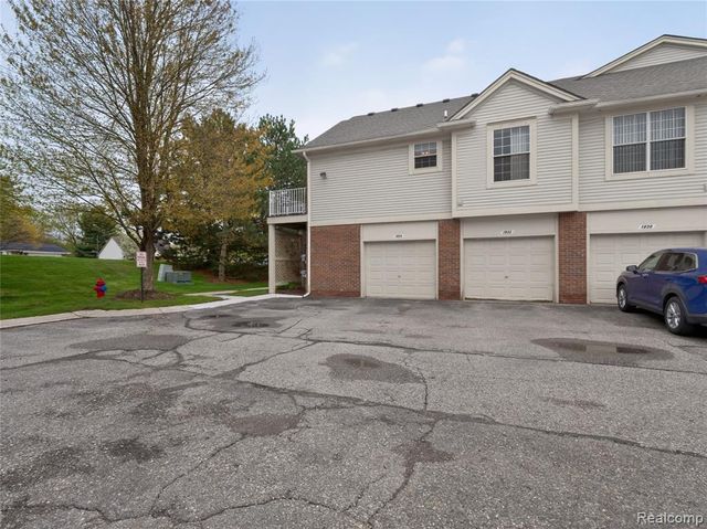 1834 Flagstone Circle 37, Rochester, MI 48307