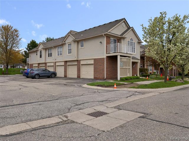 1834 Flagstone Circle 37, Rochester, MI 48307