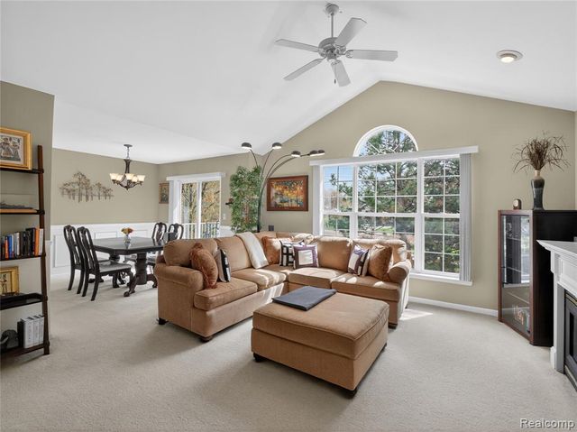 1834 Flagstone Circle 37, Rochester, MI 48307