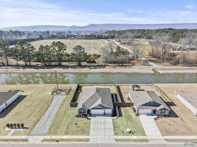 214 Chubbs Lane, Owens Cross Roads, AL 35763