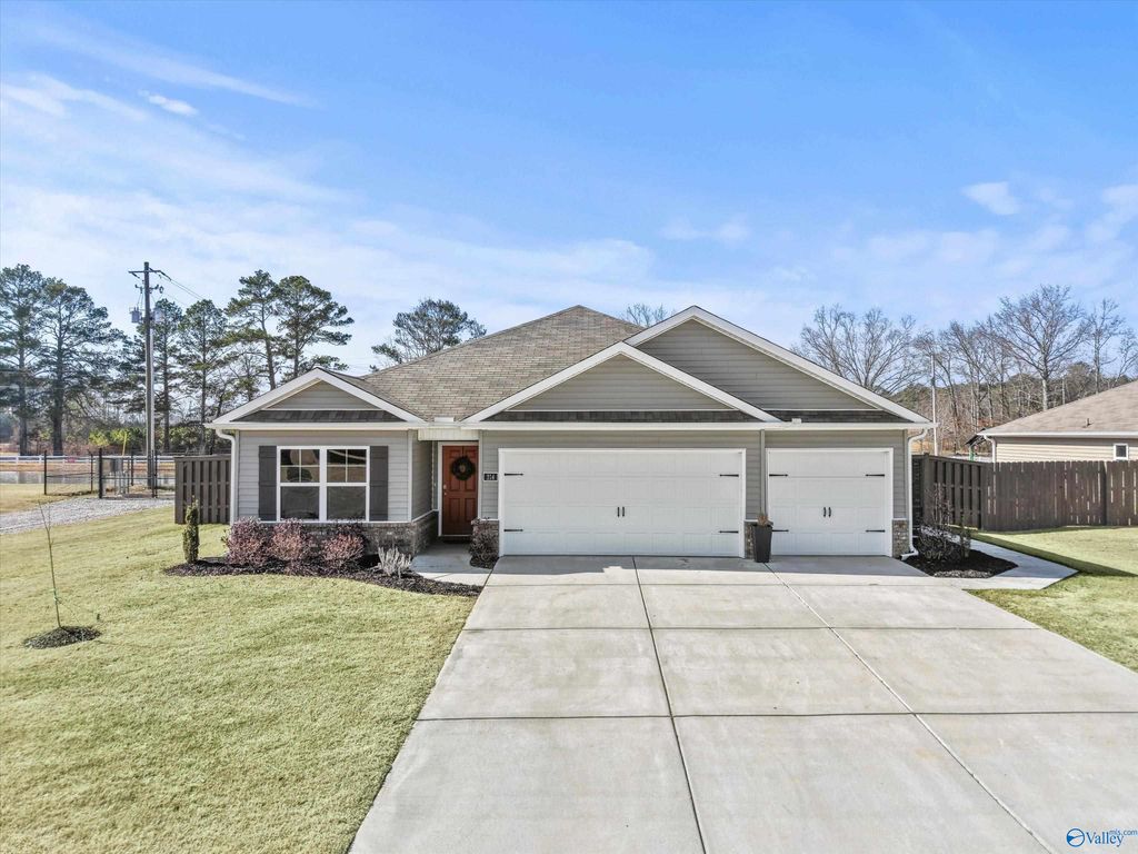 214 Chubbs Lane, Owens Cross Roads, AL 35763