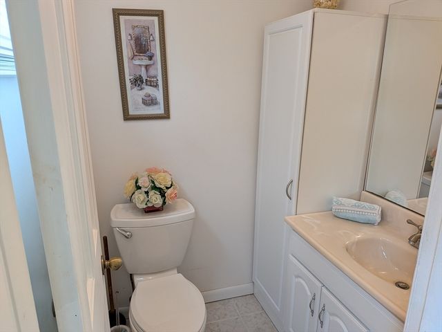 5 Hollow Rd, Wilbraham, MA 01095