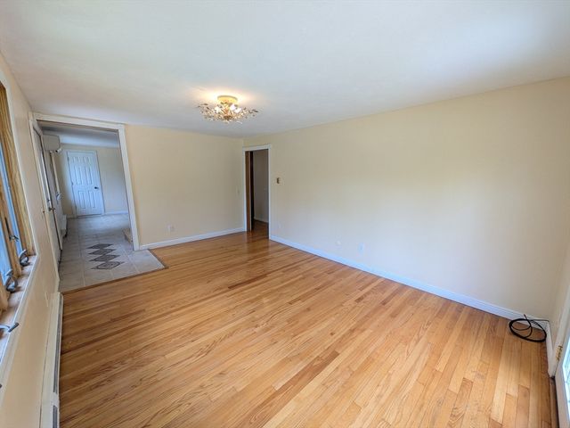 5 Hollow Rd, Wilbraham, MA 01095