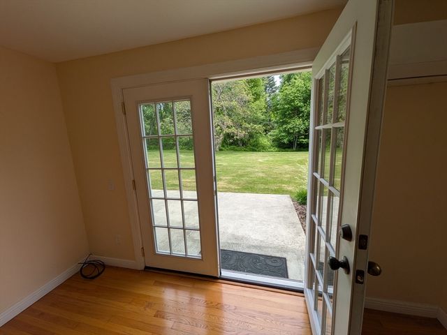 5 Hollow Rd, Wilbraham, MA 01095