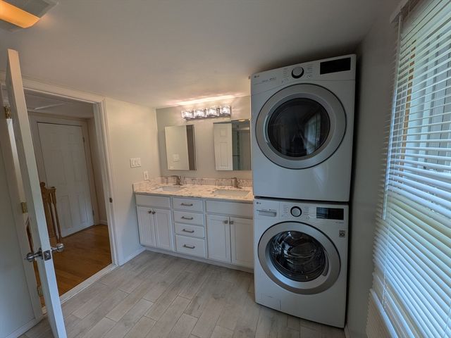 5 Hollow Rd, Wilbraham, MA 01095