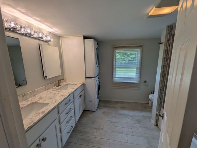 5 Hollow Rd, Wilbraham, MA 01095