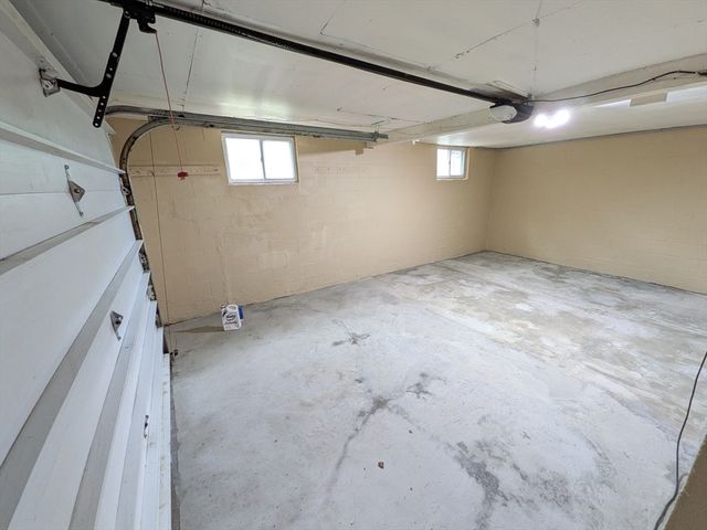 5 Hollow Rd, Wilbraham, MA 01095
