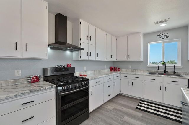 3656 Hokan Ln, Wheatland, CA 95692