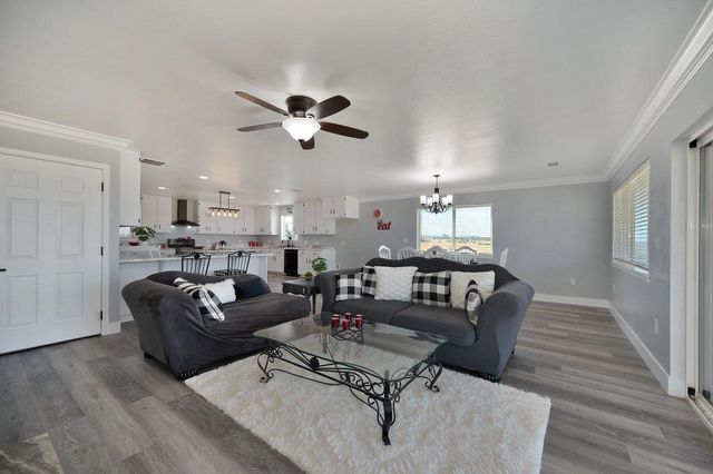 3656 Hokan Ln, Wheatland, CA 95692