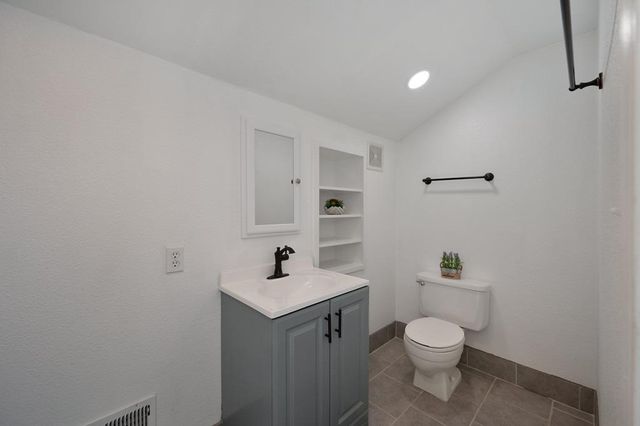 3656 Hokan Ln, Wheatland, CA 95692