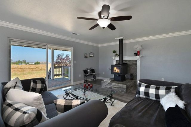 3656 Hokan Ln, Wheatland, CA 95692
