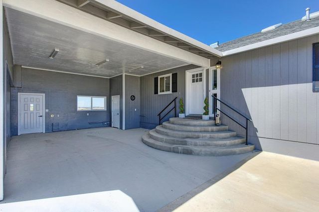 3656 Hokan Ln, Wheatland, CA 95692
