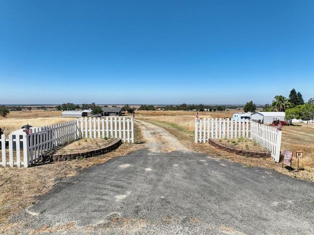 3656 Hokan Ln, Wheatland, CA 95692