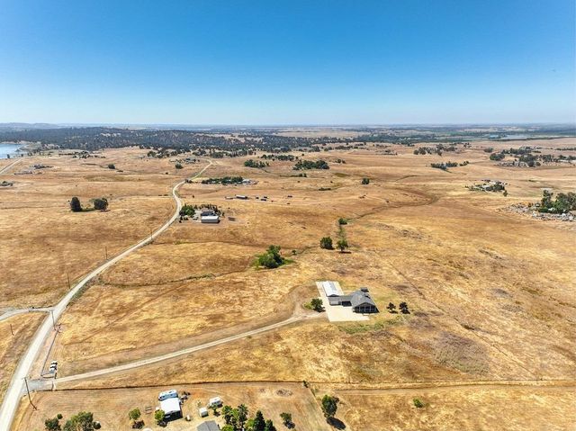 3656 Hokan Ln, Wheatland, CA 95692