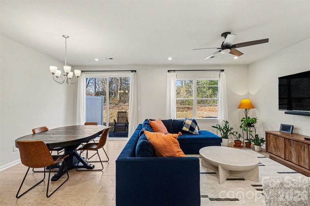 5128 Somerset Hill Lane, Charlotte, NC 28269