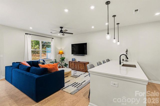 5128 Somerset Hill Lane, Charlotte, NC 28269