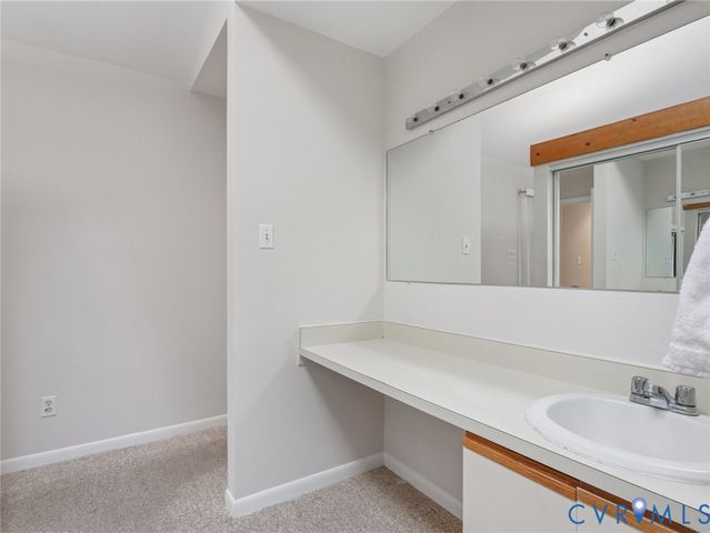 2980 Woodbridge Crossing Dr, Midlothian, VA 23112