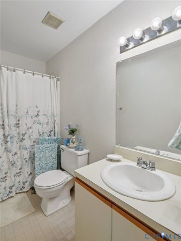 2980 Woodbridge Crossing Dr, Midlothian, VA 23112