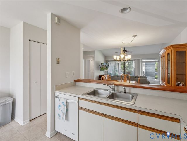 2980 Woodbridge Crossing Dr, Midlothian, VA 23112