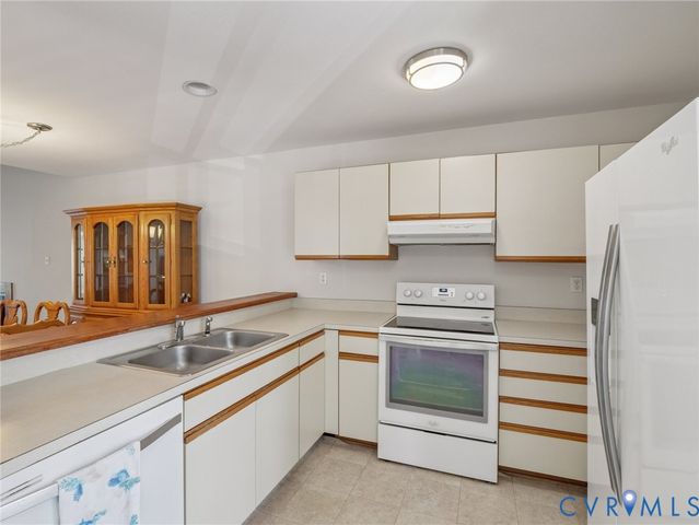2980 Woodbridge Crossing Dr, Midlothian, VA 23112
