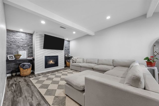 114 N Penn St, Lisbon, IA 52253