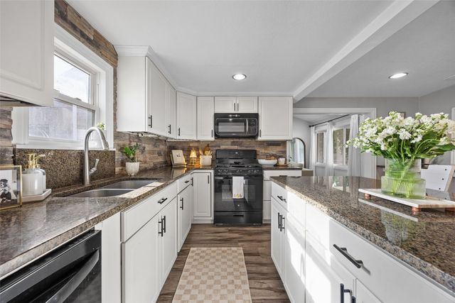 114 N Penn St, Lisbon, IA 52253