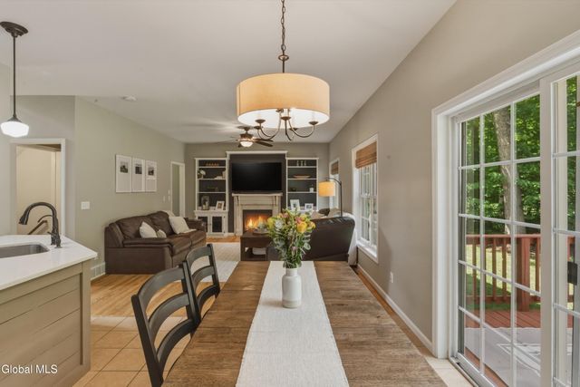 11 Oakwood Court, Ballston Spa, NY 12020