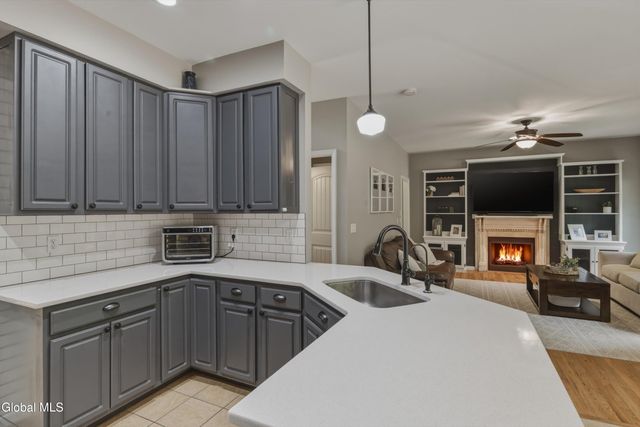 11 Oakwood Court, Ballston Spa, NY 12020