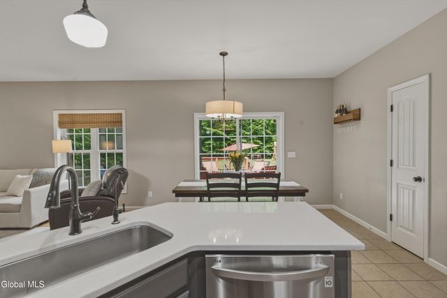 11 Oakwood Court, Ballston Spa, NY 12020