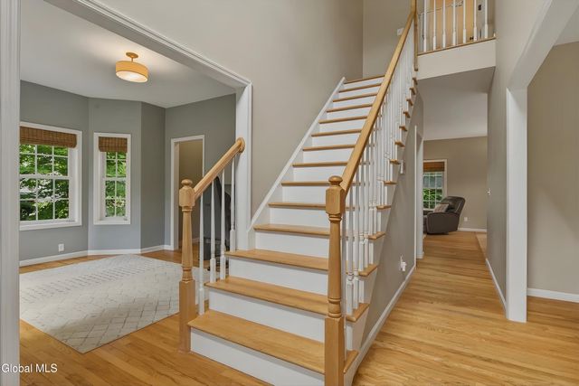 11 Oakwood Court, Ballston Spa, NY 12020