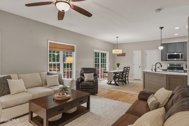 11 Oakwood Court, Ballston Spa, NY 12020