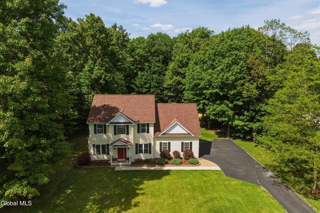 11 Oakwood Court, Ballston Spa, NY 12020