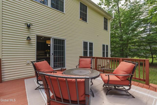 11 Oakwood Court, Ballston Spa, NY 12020