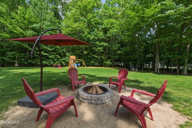 11 Oakwood Court, Ballston Spa, NY 12020