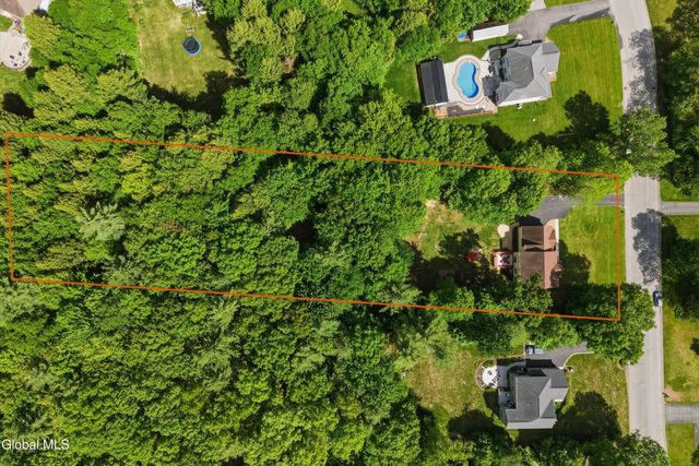 11 Oakwood Court, Ballston Spa, NY 12020