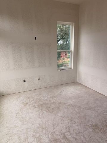 214 W Bluebriar DR, Granite Shoals, TX 78654