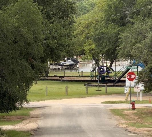 214 W Bluebriar DR, Granite Shoals, TX 78654