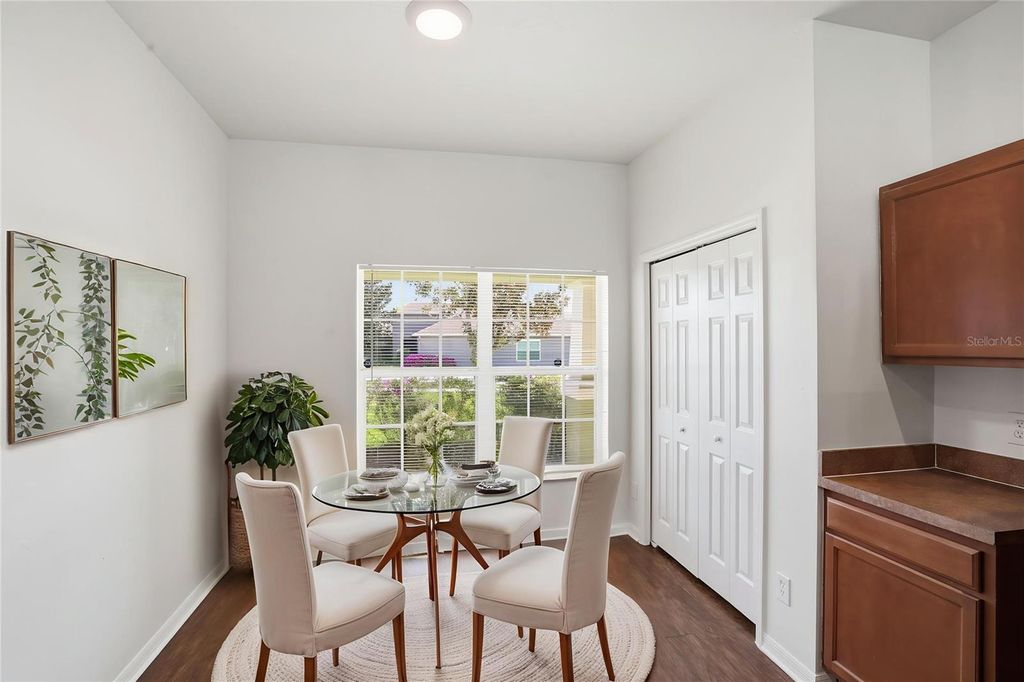 Image 5 of property listing at 1216 MAPLEBROOK DRIVE, Lake Alfred, FL 33850