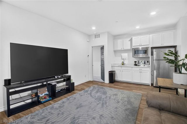 1288 Ventura Cliffs Avenue, Henderson, NV 89012