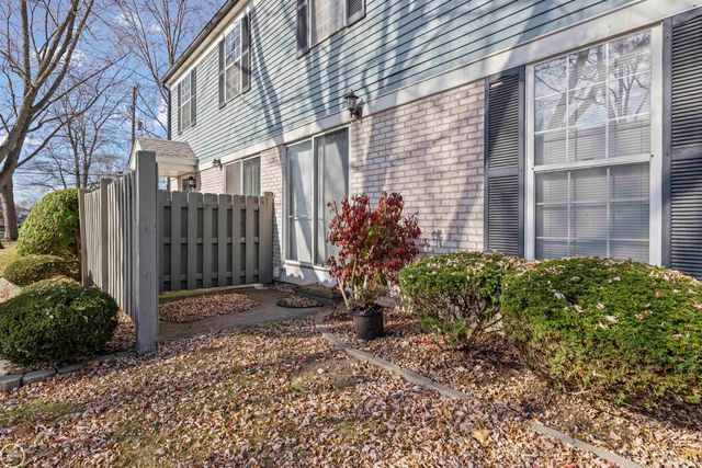 24597 N MEADOW Drive, Harrison Twp, MI 48045