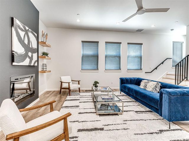 571 S Fretz Avenue, Edmond, OK 73003