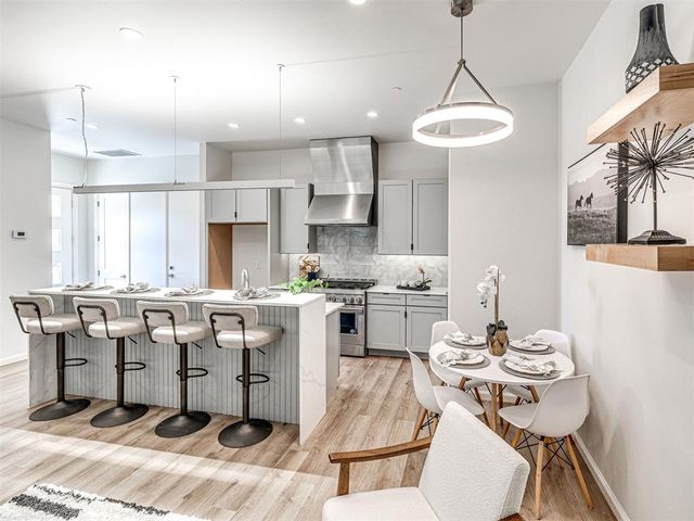571 S Fretz Avenue, Edmond, OK 73003