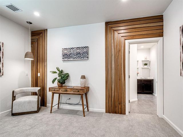 571 S Fretz Avenue, Edmond, OK 73003