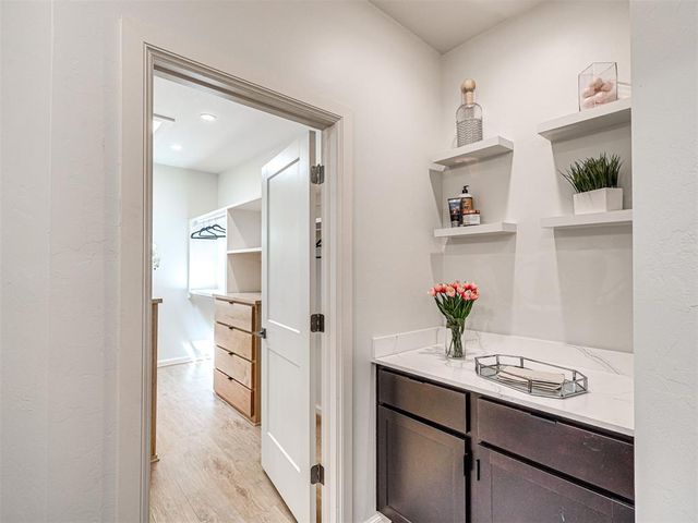 571 S Fretz Avenue, Edmond, OK 73003