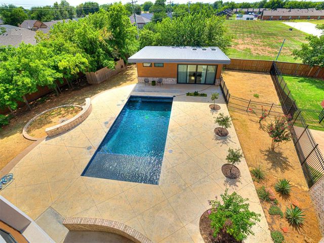 571 S Fretz Avenue, Edmond, OK 73003
